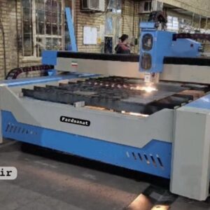 برش لیزر فایبر 1 کیلووات فلزات با شاسی سنگین و میز 3*1.5 مدل XBOR